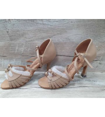 Жіноча латина Талісман - 717 розмір 23,0 к. 8 беж шкіра